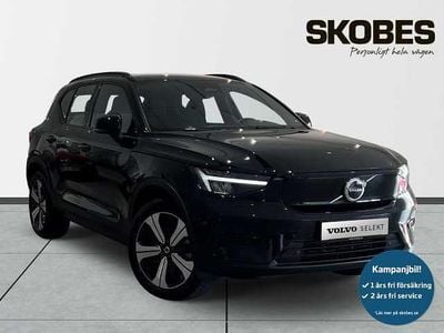 Svart Begagnad 2023 Volvo XC40 Core SUV | 319 100 kr (Marknadspris)