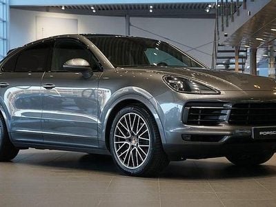 Grå Begagnad 2020 Porsche Cayenne SUV | 659 000 kr (Dyr)