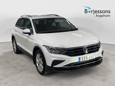 Vit Begagnad 2022 VW Tiguan SUV | 299 000 kr (Marknadspris)