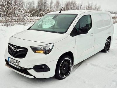 Vit Begagnad 2022 Opel Combo | 50 000 kr