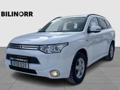 Begagnad Mitsubishi Outlander 205 HK (150 kW) 2014 Vit SUV