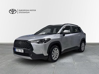 Silver Begagnad 2025 Toyota Corolla Cross Active SUV | 349 900 kr (Marknadspris)