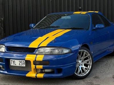 Begagnad Nissan Skyline 250 HK (183 kW) 1995 Silver Sportkupé