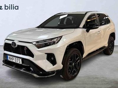 Vit Begagnad 2025 Toyota RAV4 Hybrid SUV | 579 800 kr