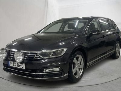 Mörkgrå Begagnad 2019 VW Passat Executive | 199 000 kr (Marknadspris)
