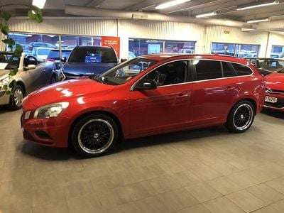 Röd Begagnad 2012 Volvo V60 R-Design Kombi | 89 000 kr (Bra pris)