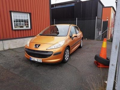 Röd Begagnad 2007 Peugeot 207 Halvkombi | 25 900 kr (Marknadspris)