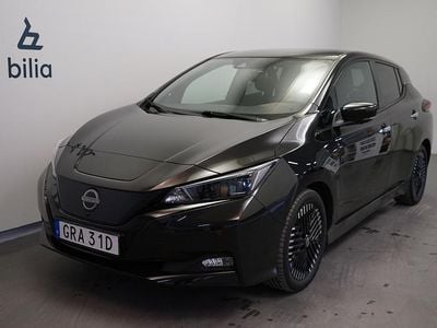 Begagnad Nissan Leaf N-Connecta 111 kW (151 HK) 2023 Svart Halvkombi