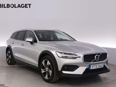 Silver Begagnad 2019 Volvo V60 CC Pro Kombi | 259 800 kr (Marknadspris)