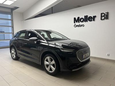 Begagnad Audi Q4 e-tron Advanced 219 kW (299 HK) 2023 Mytsvart metallic SUV