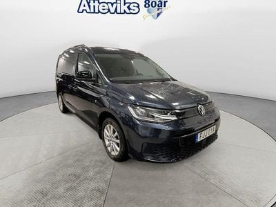 Blå Begagnad 2023 VW Caddy Maxi Minibuss | 329 000 kr (Dyr)
