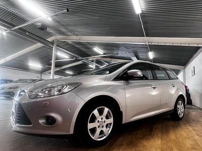 Begagnad Ford Focus Trend 105 HK (77 kW) 2014 Grå Kombi