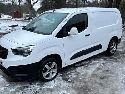 Begagnad Opel Combo 102 HK (75 kW) 2020 Minibuss