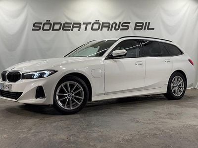 Begagnad BMW 330e 293 HK (215 kW) 2023 Vit Kombi