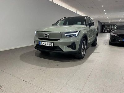 Grön Begagnad 2023 Volvo XC40 Plus SUV | 409 500 kr (Marknadspris)