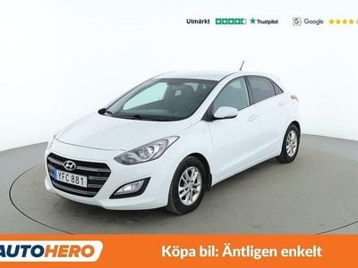 Vit Begagnad 2016 Hyundai i30 Premium Halvkombi | 109 000 kr (Marknadspris)