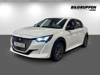 Vit Begagnad 2022 Peugeot e-208 Halvkombi | 169 900 kr (Marknadspris)