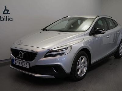Silver Begagnad 2019 Volvo V40 CC Kombi | 169 500 kr (Marknadspris)