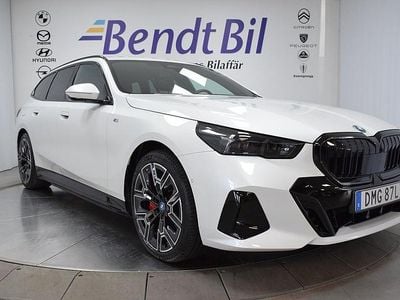Vit Begagnad 2024 BMW i5 Comfort Edition Sedan | 719 500 kr (Bra pris)