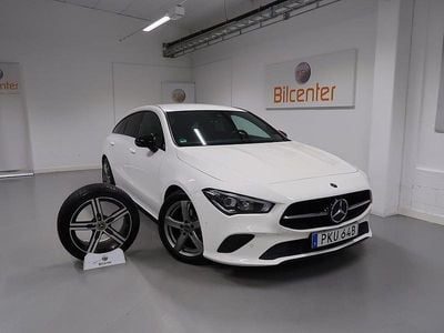 Vit Begagnad 2019 Mercedes 180 Sedan | 269 900 kr