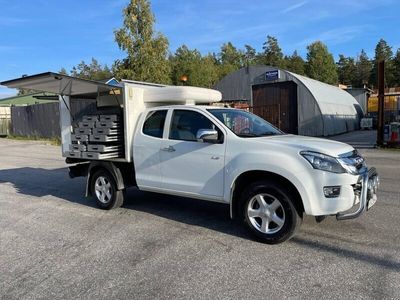 begagnad Isuzu D-Max Space Cab 2.5 4WD 163hk Skåp INREDD #SERVICEBIL#