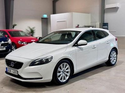Begagnad Volvo V40 Momentum 116 HK (85 kW) 2014 Vit Kombi
