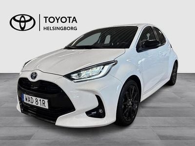 Vit Begagnad 2022 Toyota Yaris Hybrid Style Halvkombi | 244 900 kr (Marknadspris)