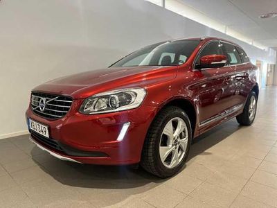 Begagnad Volvo XC60 Standard 220 HK (161 kW) 2016 Röd SUV