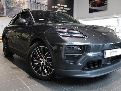 Grå (volcano grey metallic) Begagnad 2024 Porsche Macan SUV | 1 095 000 kr (Dyr)
