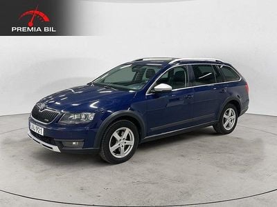 Blå Begagnad 2016 Skoda Octavia Scout Kombi | 99 800 kr (Marknadspris)