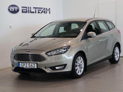 Grå (sand gold metallic ) Begagnad 2015 Ford Focus Titanium Kombi | 73 500 kr (Dyr)