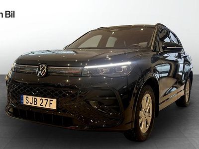 Grenadilla black metallic Begagnad 2025 VW Tiguan R-line SUV | 489 900 kr (Marknadspris)