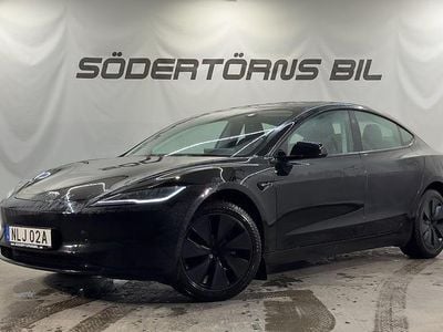 Svart Begagnad 2023 Tesla Model 3 Standard Range Sedan | 398 900 kr (Dyr)