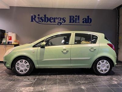 Begagnad Opel Corsa Enjoy 86 HK (63 kW) 2010 Grön Halvkombi