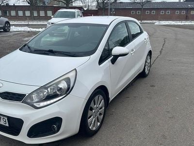 Begagnad Kia Rio 84 HK (61 kW) 2014 Vit