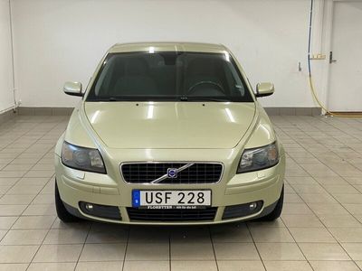 begagnad Volvo S40 2.4 AUTO K-REM BYTT NYBESIKTAD NYSERVAD