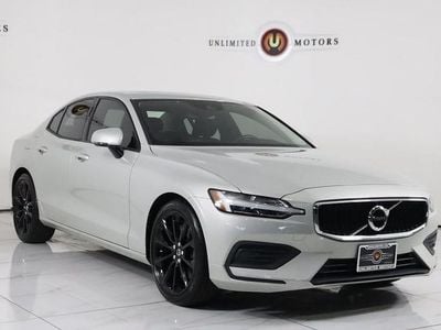 Begagnad Volvo S60 320 HK (235 kW) 2020 Crystal vit pärlmo Sedan