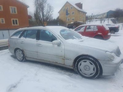 Begagnad Mercedes C200 163 HK (119 kW) 2002