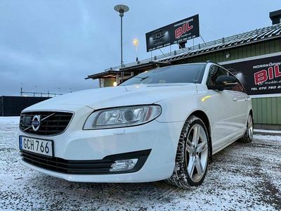 Vit Begagnad 2015 Volvo V70 Standard Kombi | 132 900 kr (Marknadspris)