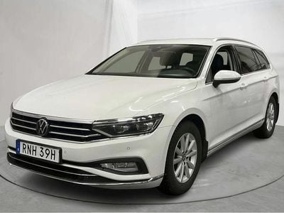 Vit Begagnad 2023 VW Passat | 249 000 kr (Dyr)