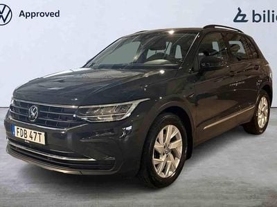 Grå Begagnad 2022 VW Tiguan SUV | 279 000 kr (Marknadspris)