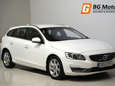 Vit Begagnad 2014 Volvo V60 Summum Kombi | 144 900 kr (Marknadspris)