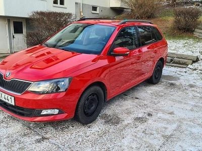 Röd Begagnad 2015 Skoda Fabia Elegance Kombi | 59 900 kr (Bra pris)