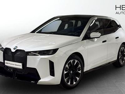 Begagnad BMW iX Comfort Edition 400 kW (544 HK) 2025 Vit (mineral white metallic) SUV