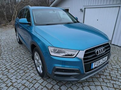 begagnad Audi Q3 2.0 TDI quattro Sport, skinnsäten, dragkrok,nylackad