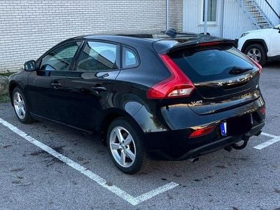 Begagnad 2017 Volvo V40 Kinetic Halvkombi | 120 000 kr (Bra pris)