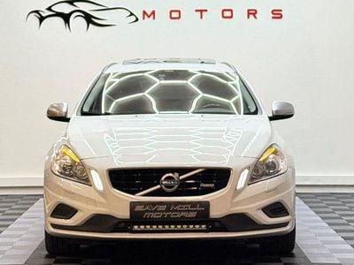 Vit Begagnad 2013 Volvo V60 R-Design Kombi | 114 900 kr (Bra pris)