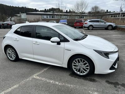 begagnad Toyota Corolla Hybrid 2.0 e-CVT Style Euro 6