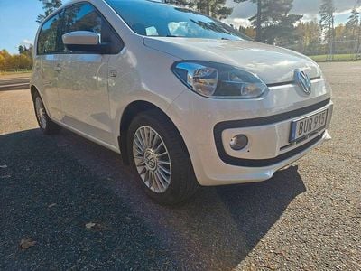 Vit Begagnad 2015 VW up! high up! Halvkombi | 83 999 kr (Dyr)