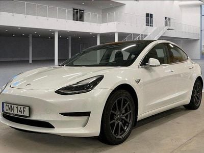 Begagnad Tesla Model 3 Standard Range Plus 208 kW (283 HK) 2020 Vit Sedan